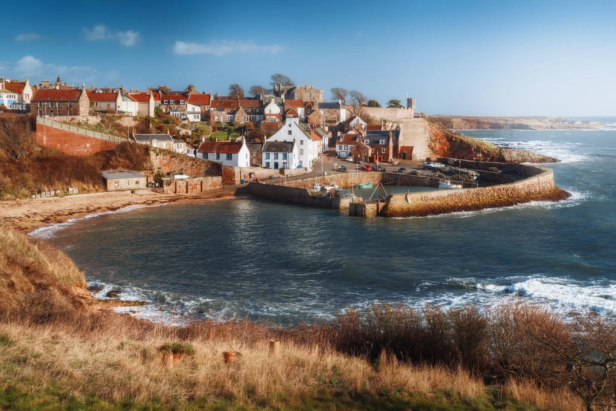 Finally, the approach to the picturesque Crail and its harbour. You’ll commonly see along the eastern coasts of Scotland and England that houses here are typically roofed with pantiles. These are a type of fired roof tile, normally made from clay, and characteristically S-shaped.