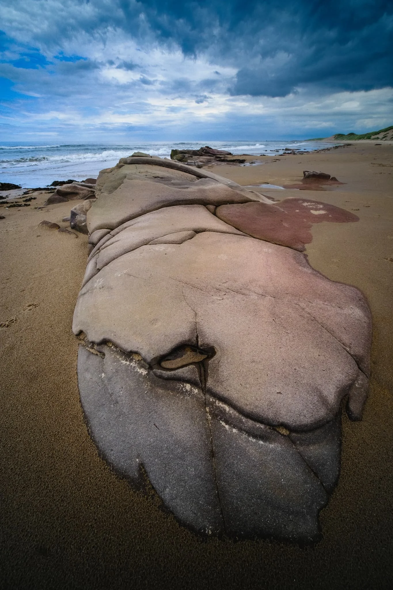 They featured some wonderfully sculptured and bizarre rock formations, shaped over the eons by wind and sea. I had lots of fun making compositions of them.