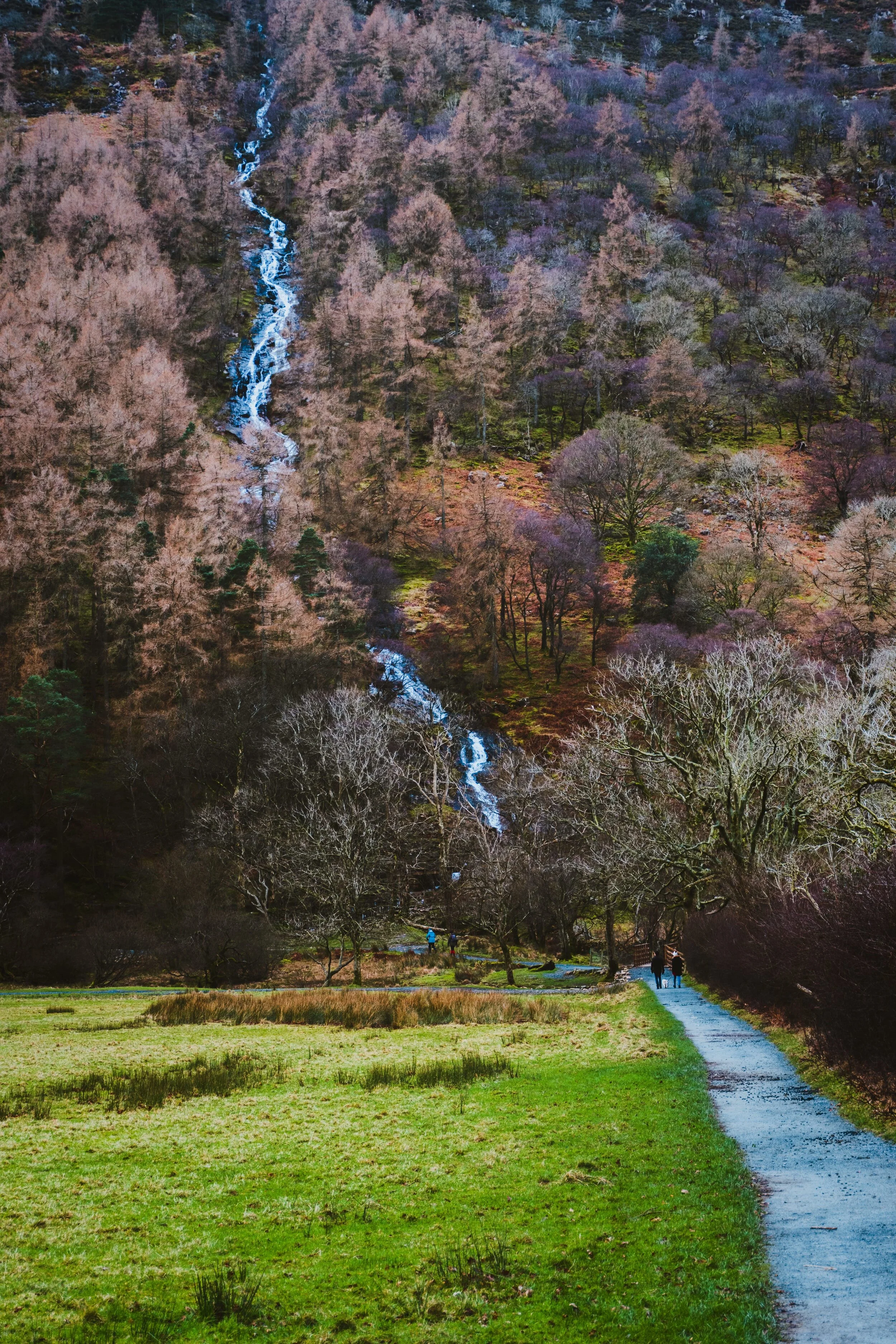 The cascades of Sourmilk Gill, dropping 400m/1,300ft from High Stile (807 m/2,648 ft) above.