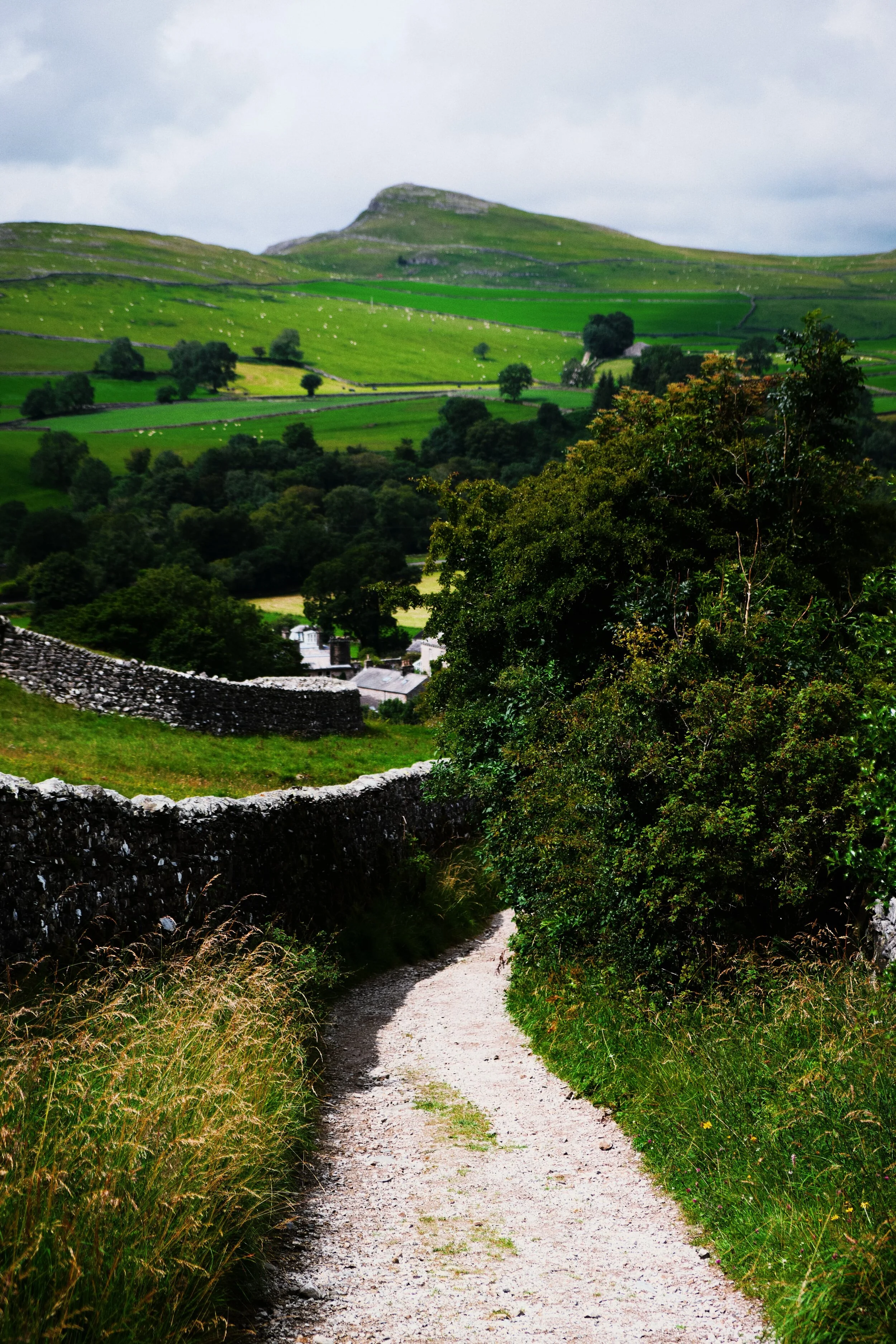 The “nose” in the distance is Smearsett Scar (363 m/1,191 ft).