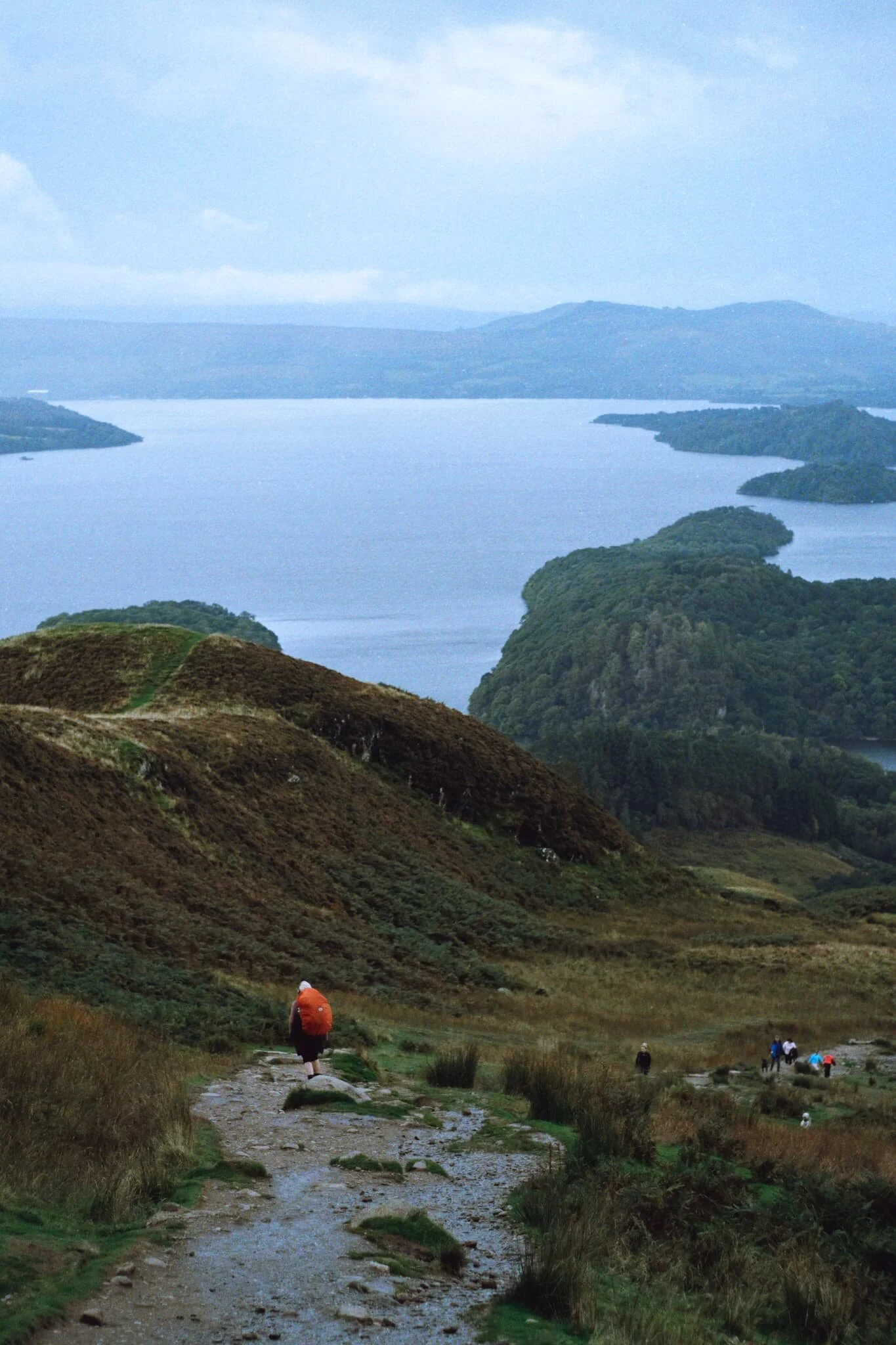  The way up gets steeper. Though not busy, there&rsquo;s still plenty of people around. 