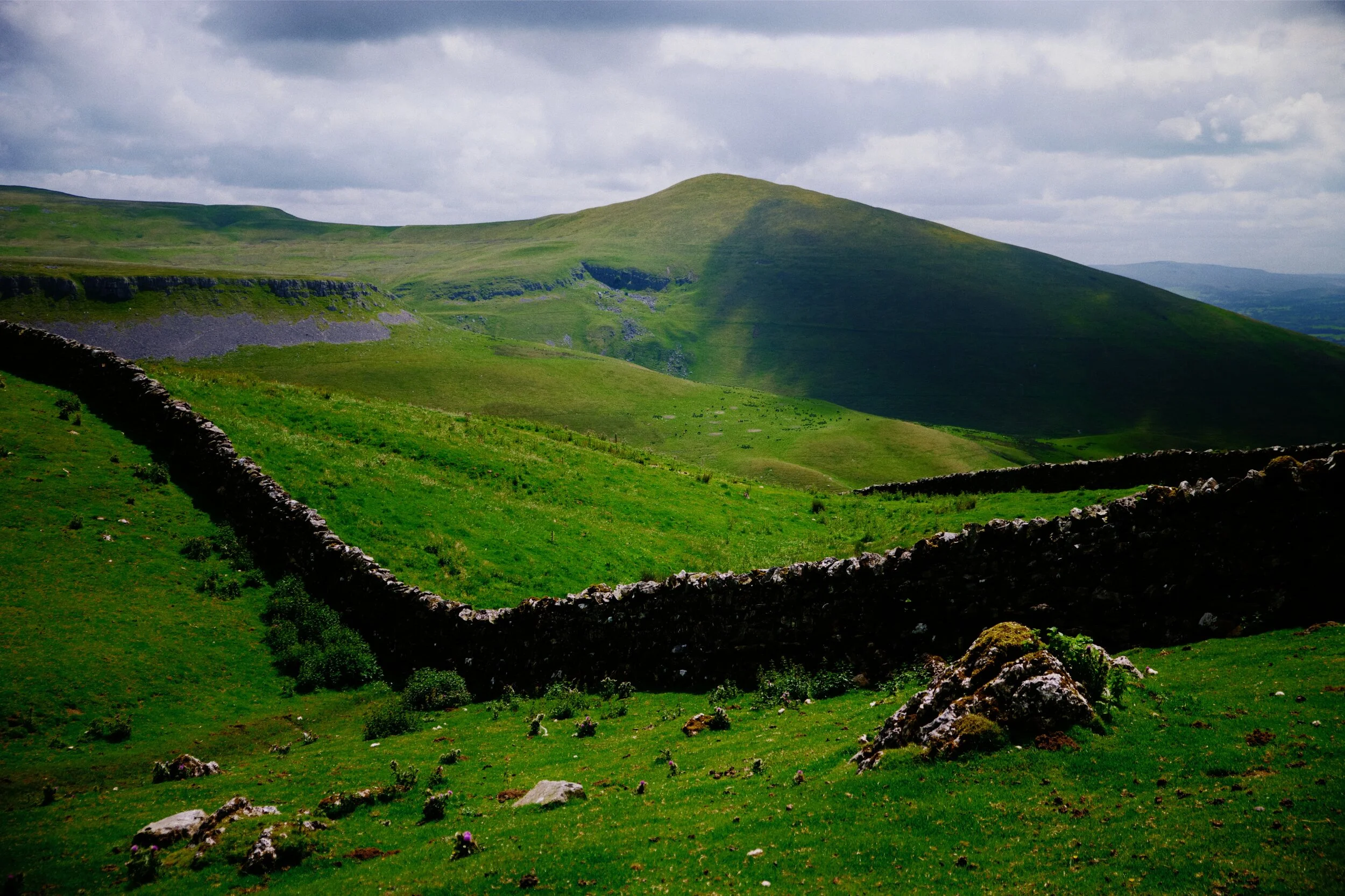  A pleasant composition involving, yes, a drystone wall, Murton Pike, and some lovely light. 