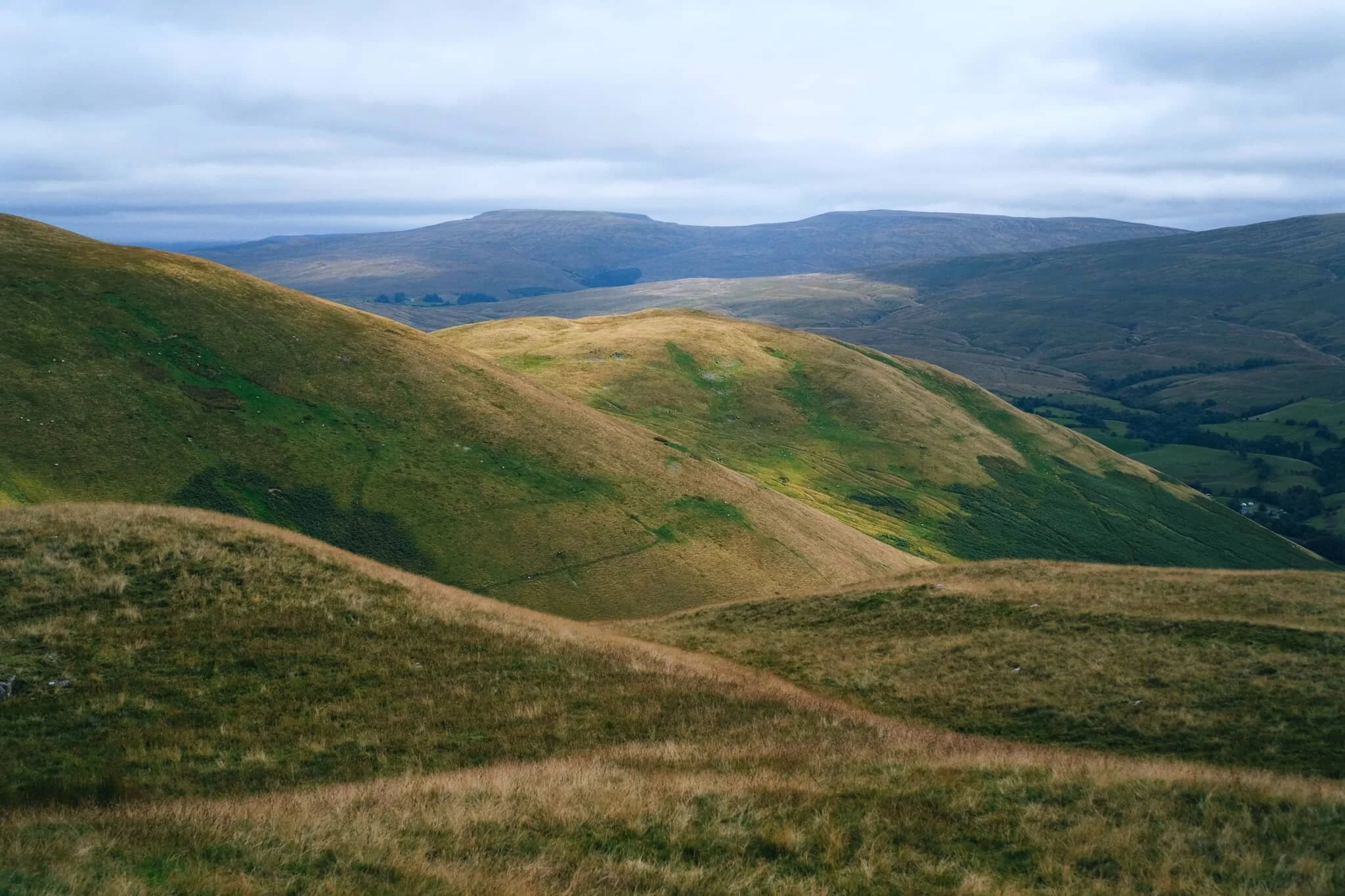  From Crook it was even possible to make out the back of Wild Boar Fell in  Mallerstang , looking northeast. 