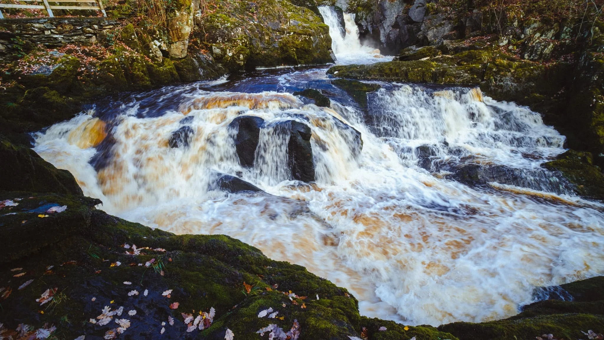  Below Triple Spout is the next wide section of Beezeley Falls, known as Rival Falls. A thunderous pounding of water. 