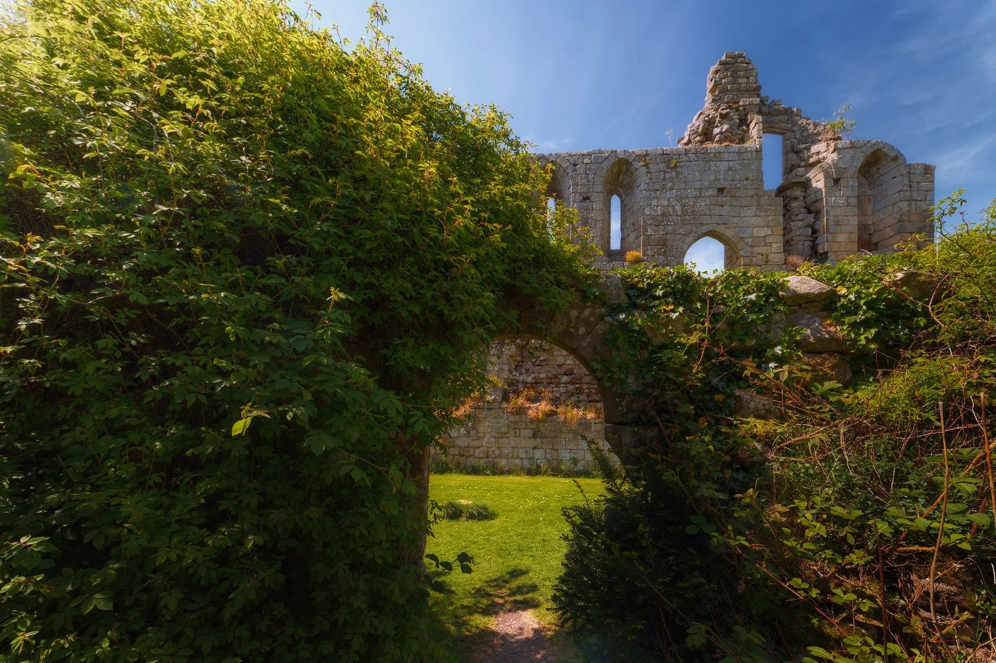  A lot of these archways are really quite short. Just shows how much smaller people were back in the day. 
