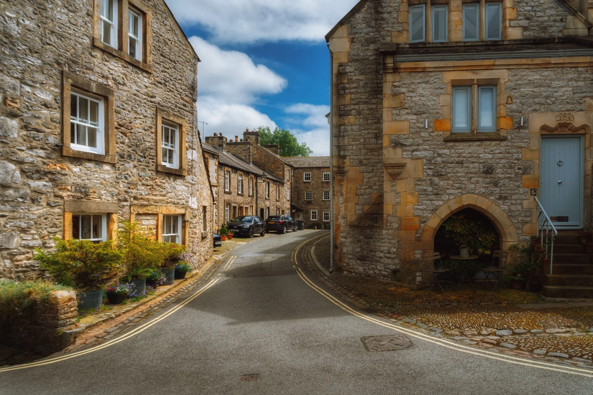  Opposite Swine Market is a small road known as Horse Market because, again, historically this is what it was. Some of the houses down here still have horse insignia on plaques above their doors; again, some of these houses have been around since the late 1700s. 