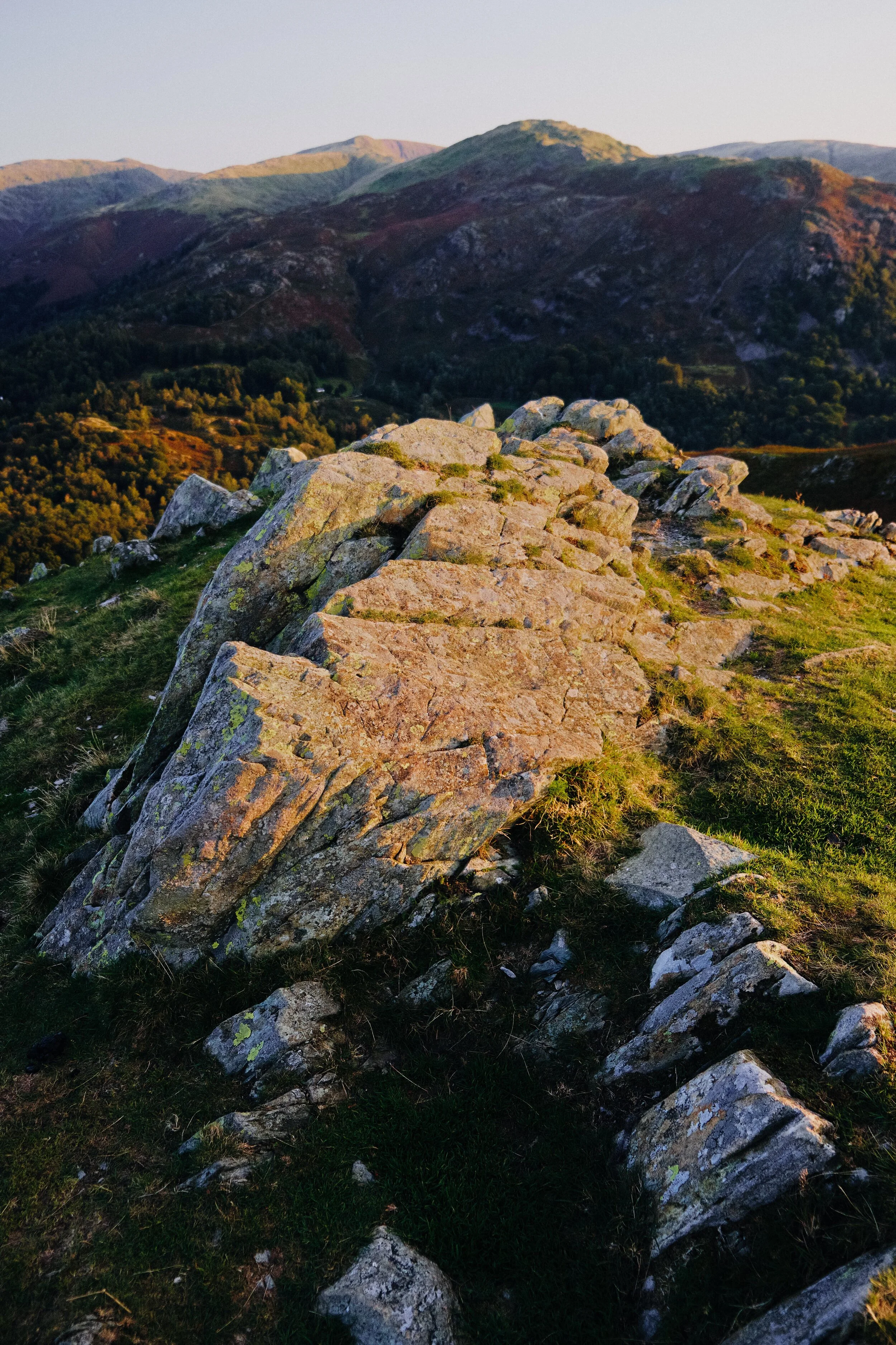  The Rydal Fells, which ultimately lead up to Fairfield (873 m/2,864 ft). 