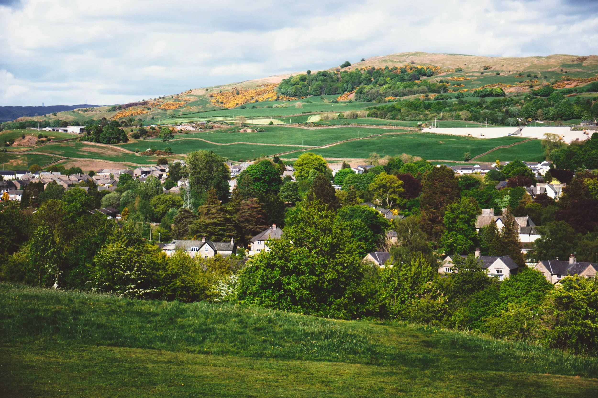 The views from Castle Hill require little additional praise. Looking towards the gentle slopes of Benson Knott.