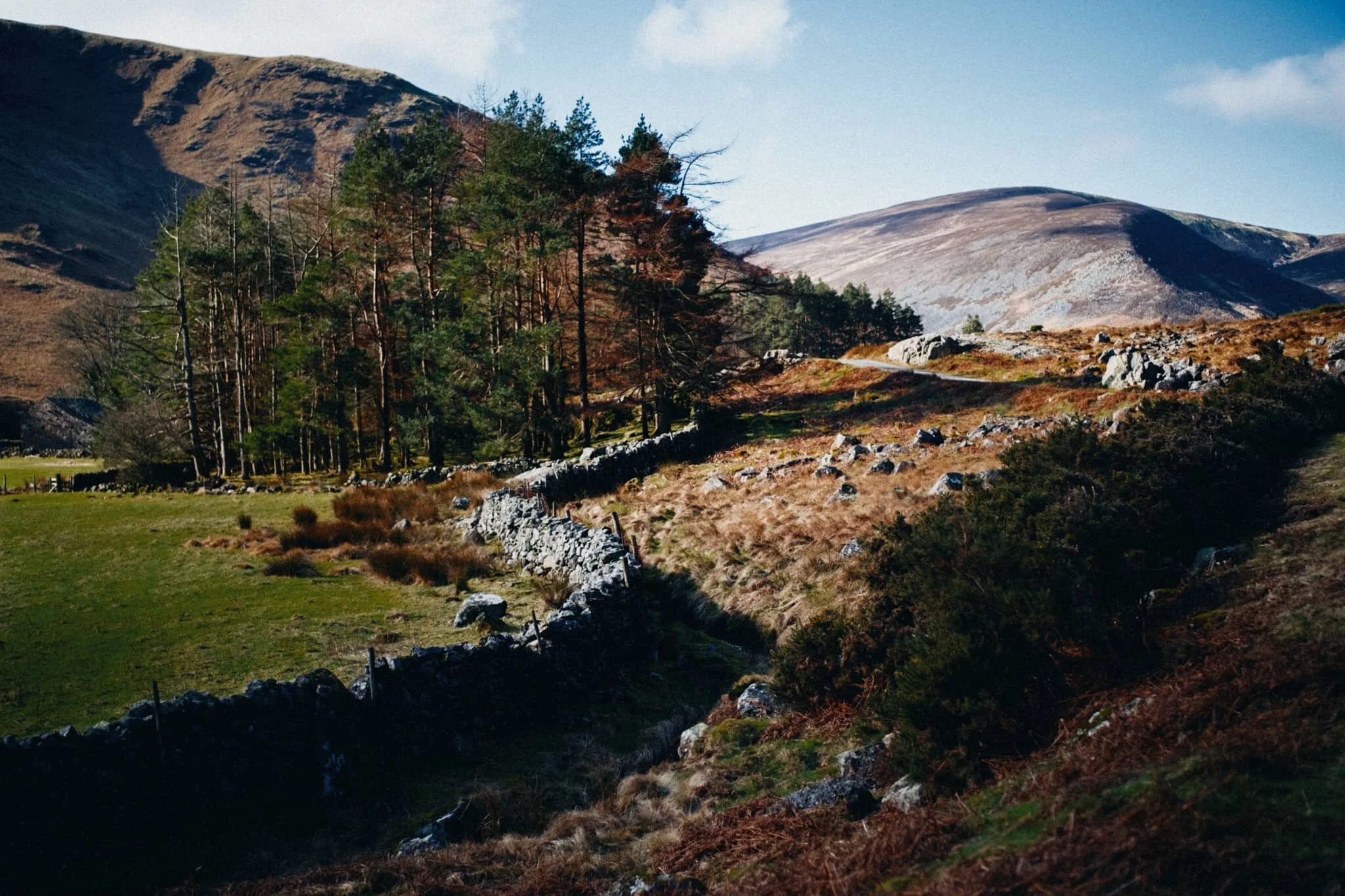  At Roundhouse, roughly halfway along Mosedale. Here the valley starts to pinch as we near the head towards Coomb Height, the fell in the distance on the right. 