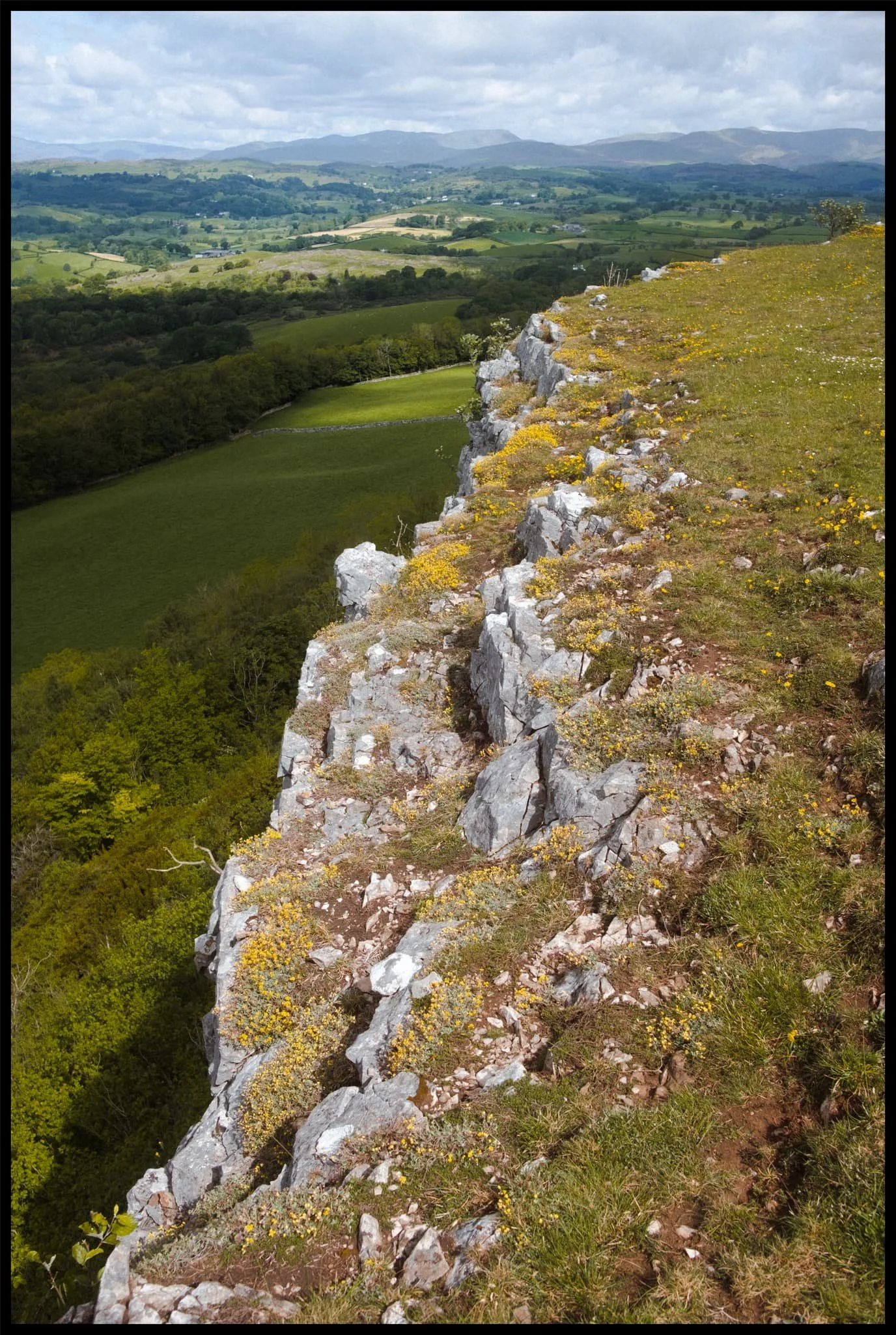  I never get tired of the sheer drop from the cliffs of Scout Scar. 