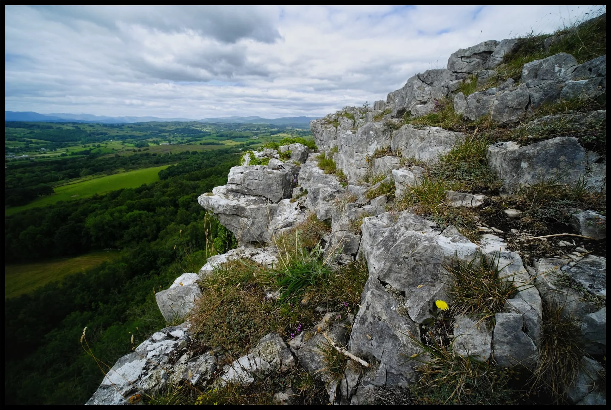  Getting as close as I dared to the edge so I can nab some striking shots along the limestone edge near Hunter&rsquo;s Leap. 