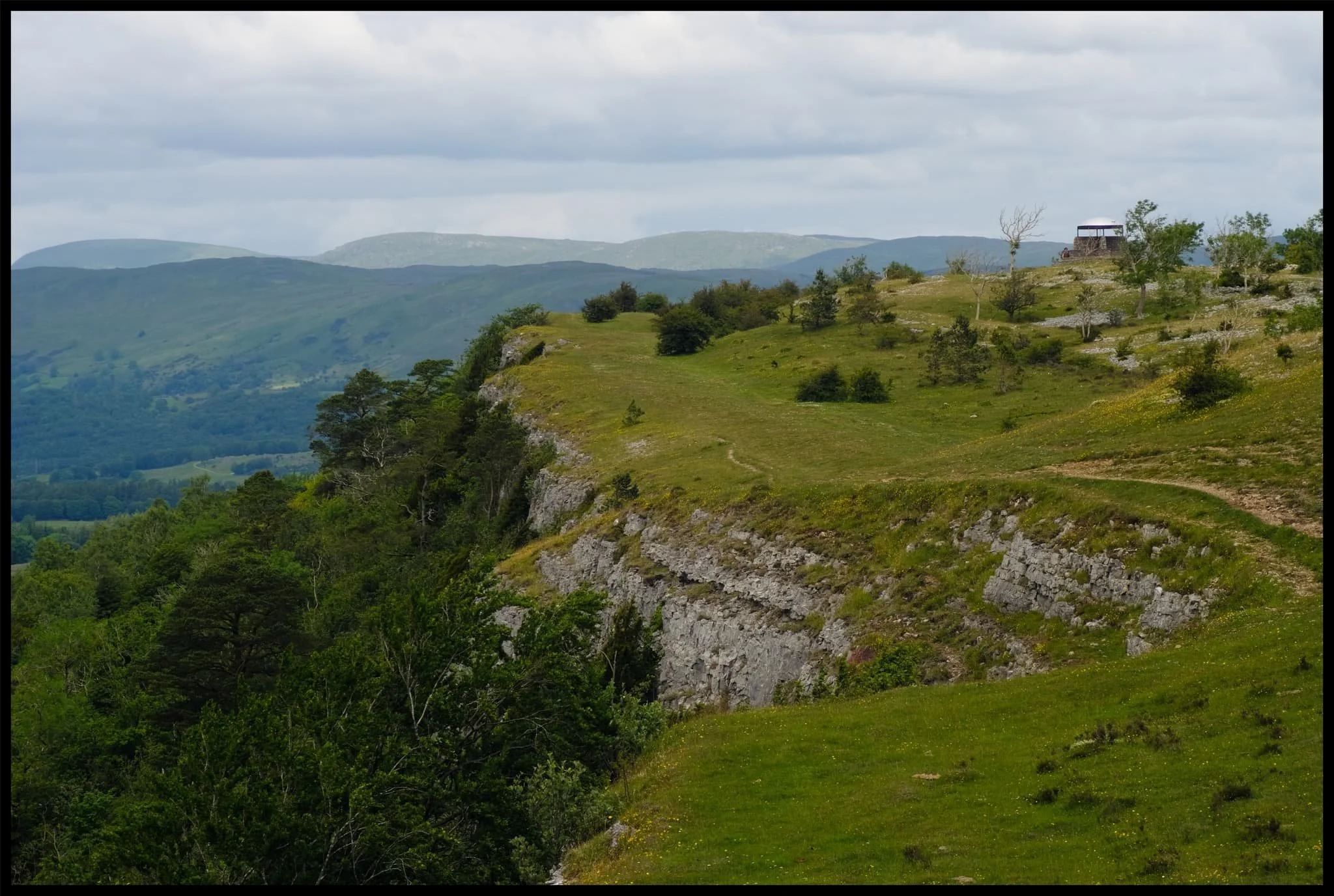  This part of Scout Scar marks the point where I move away from the edge and back over the hump of the fell towards Kendal. 