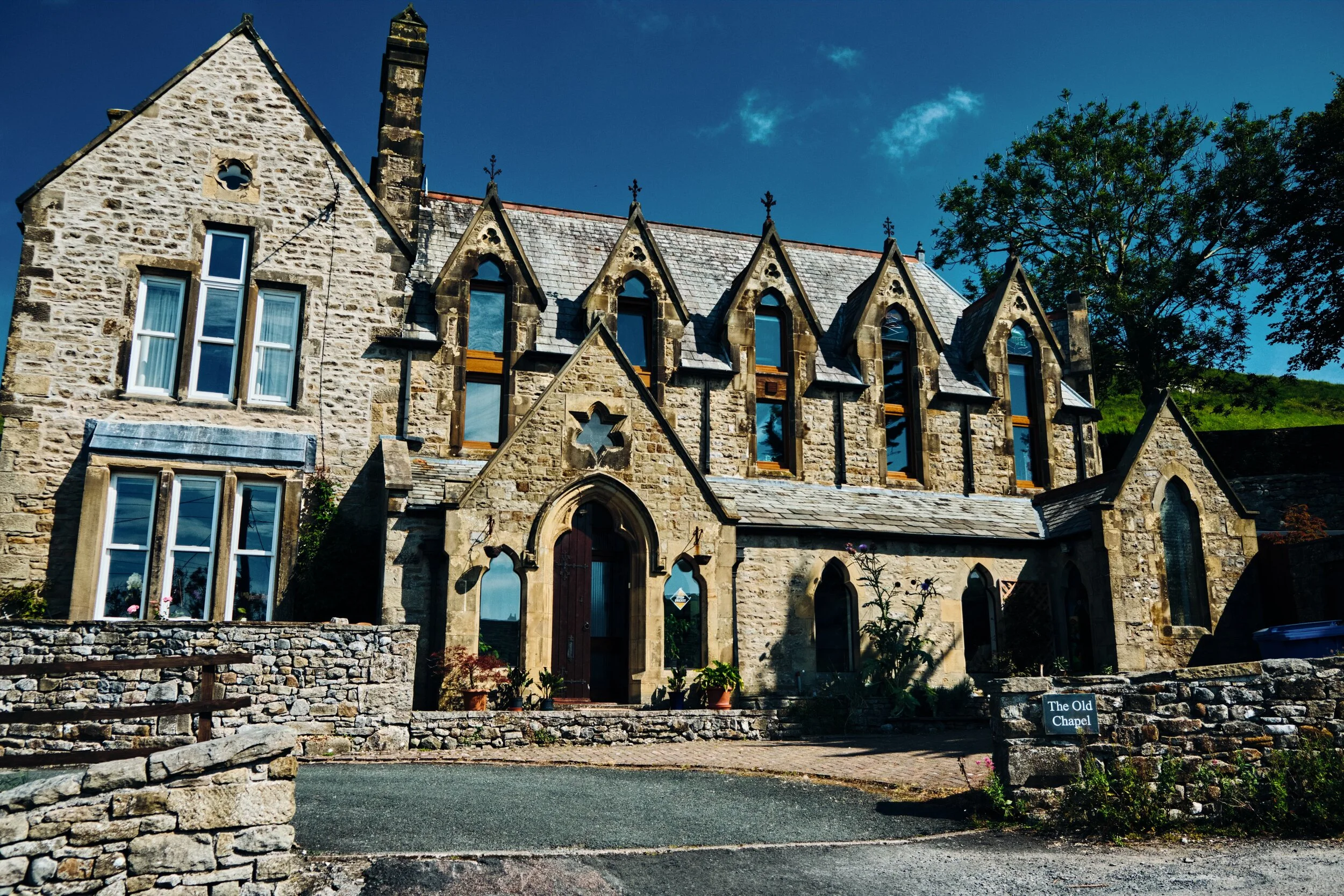 The Old Chapel, another grand building found on the outskirts of Upper Settle. It no doubt enjoys some wonderful views from those windows.