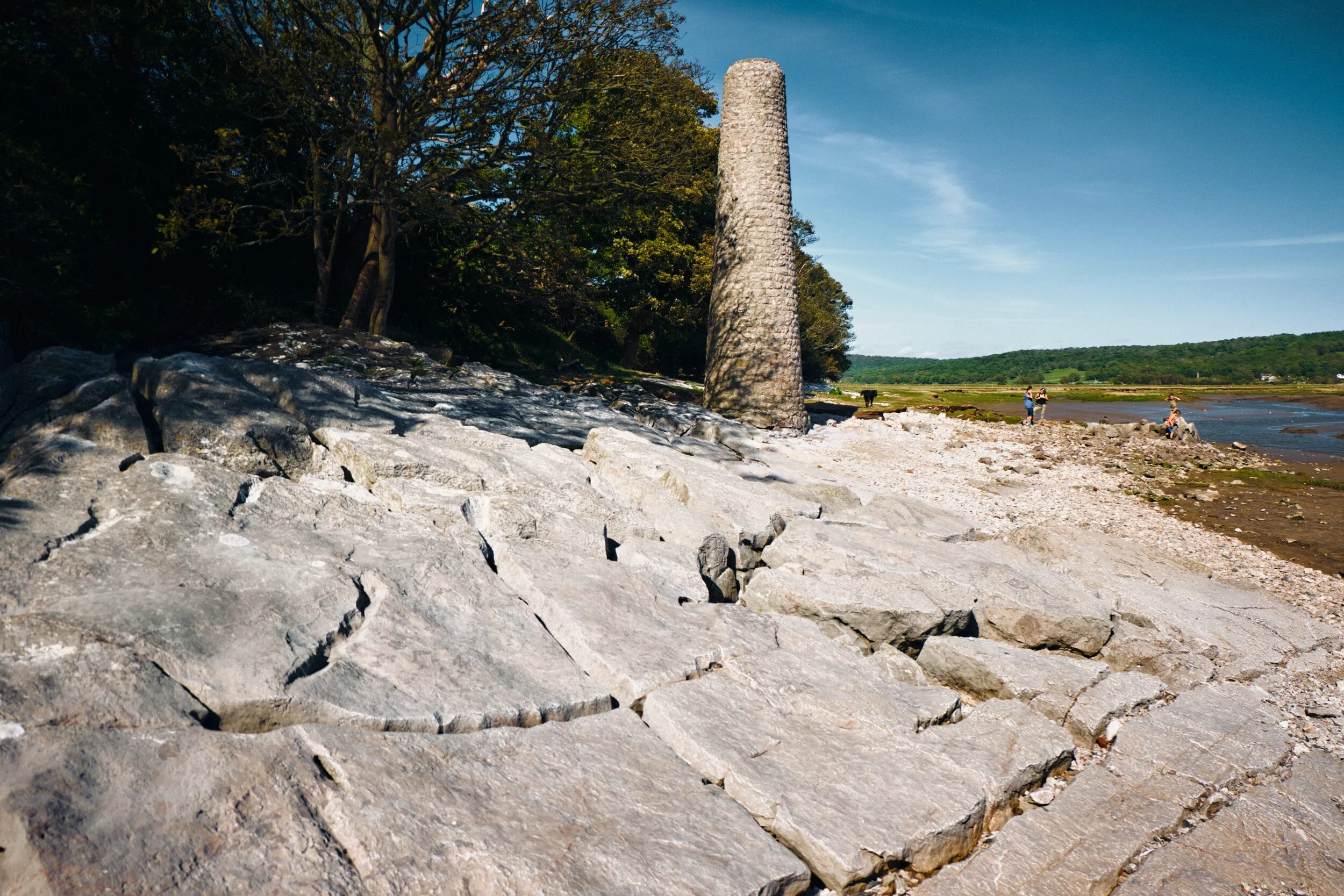 This area of the Silverdale coast is known as Jenny Brown’s Point. It’s home to this picturesque chimney, or tower. Turns out that it’s probably the remains of an ill-advised copper mining and smelting project, set up in the late 18th century.