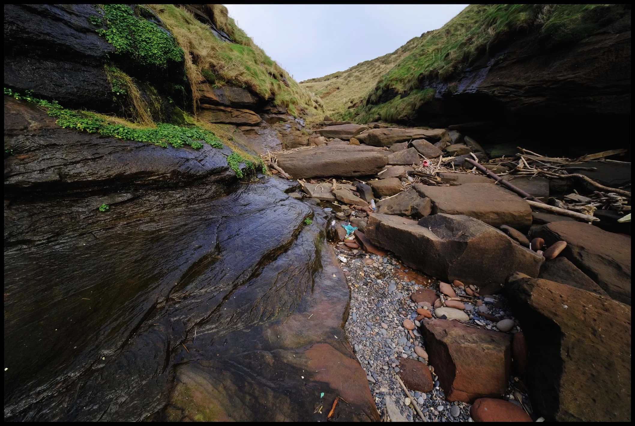  And this is the reason why it&rsquo;s quite hazardous to navigate your way back onto the cliff path. 