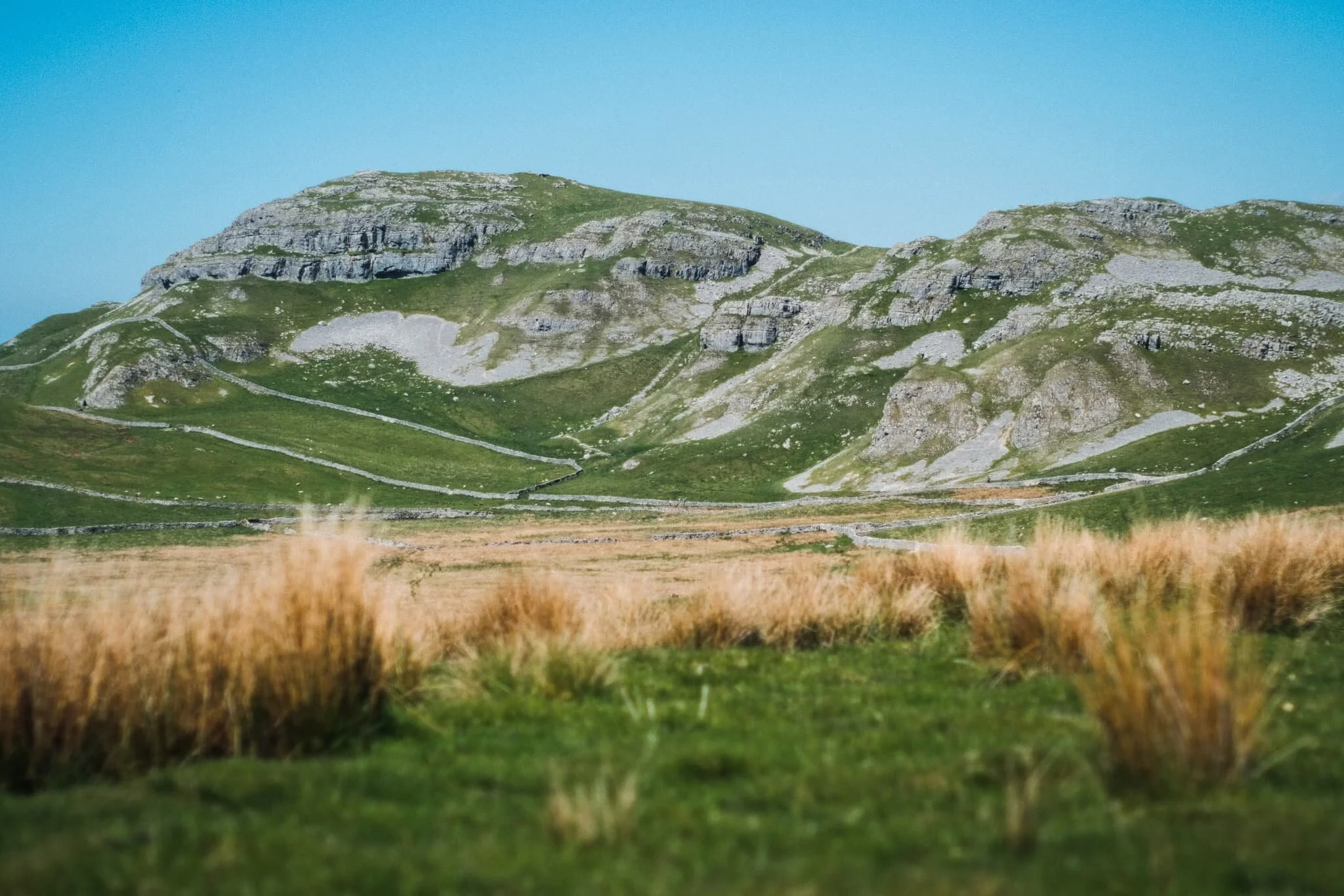 Nearing the top of Stockdale Lane with Attermire Scar and Warrendale Knotts getting ever closer.