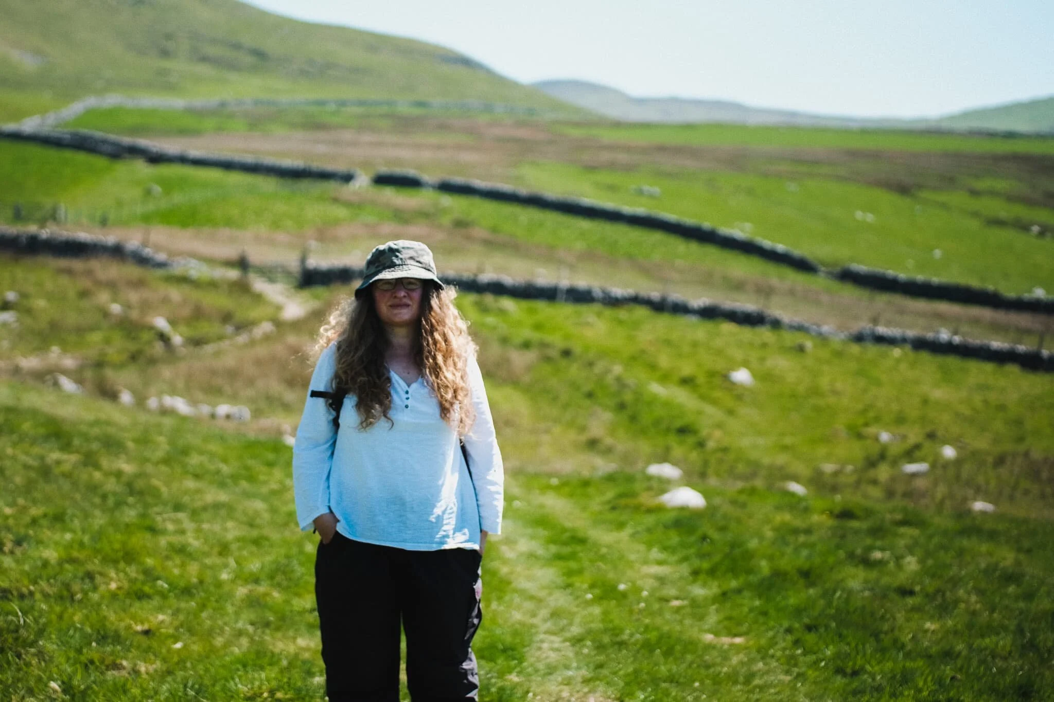 After nervously navigating past a field of young bullocks, and getting muddy boots in the process, a turn back for a shot of my lovely Lisabet. She cute.