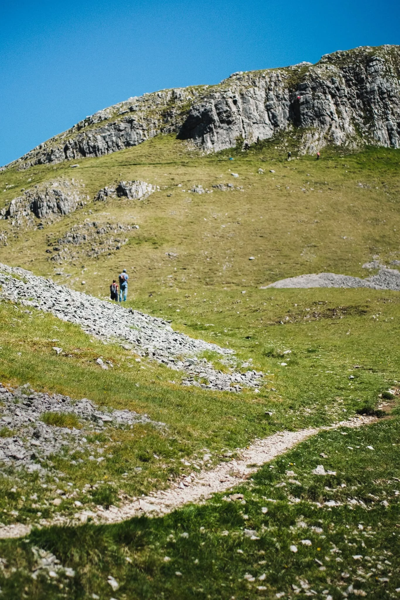 I shot this primarily for the zigzagging lines towards the crags of Attermire Scar.