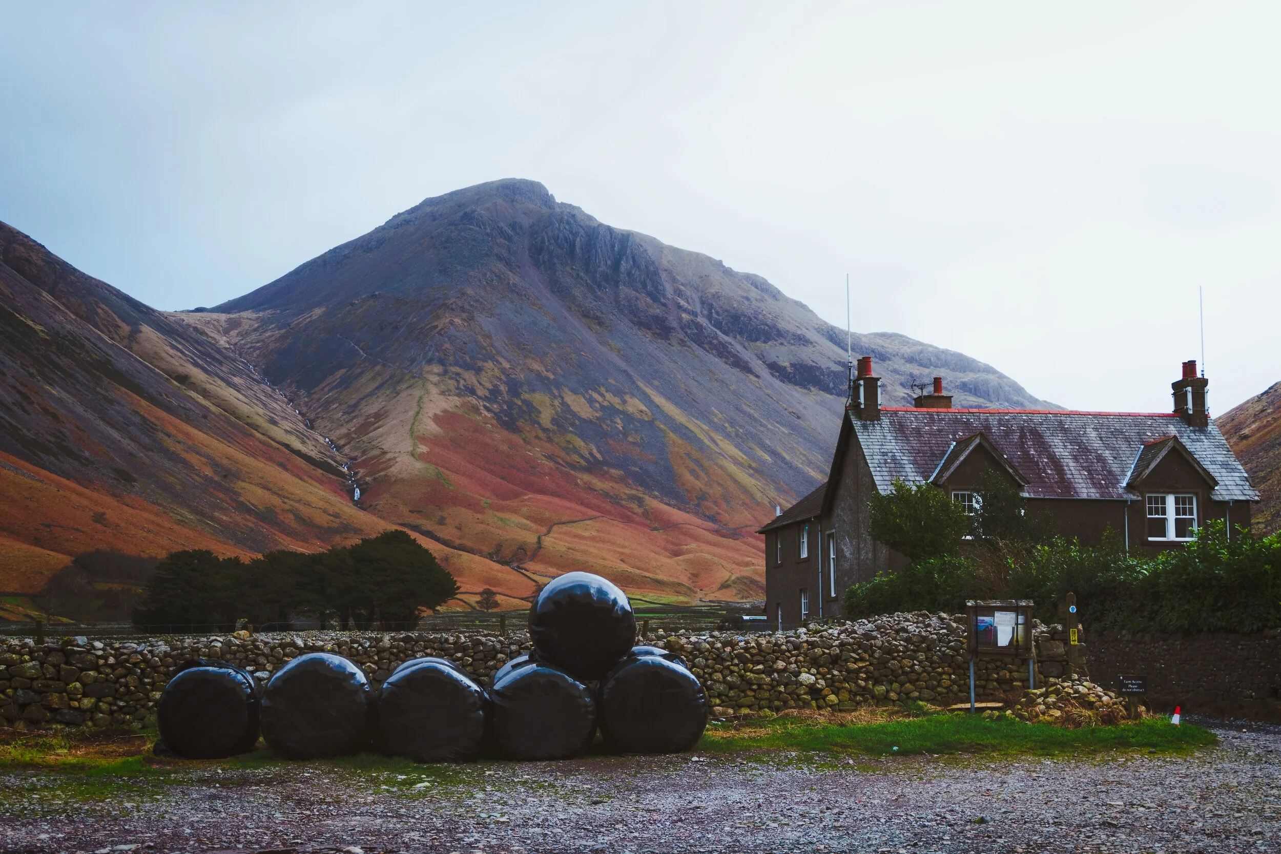 The iconic pyramidal peak of Great Gable (899 m/2,949 ft), from near Lingmell House.
