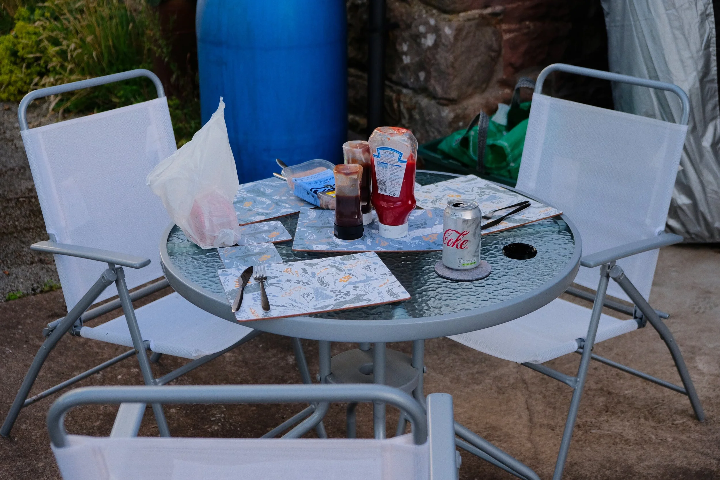 Getting everything set up… (Provia, ISO800, f/3.6, 1/200sec. @ 32.9mm)