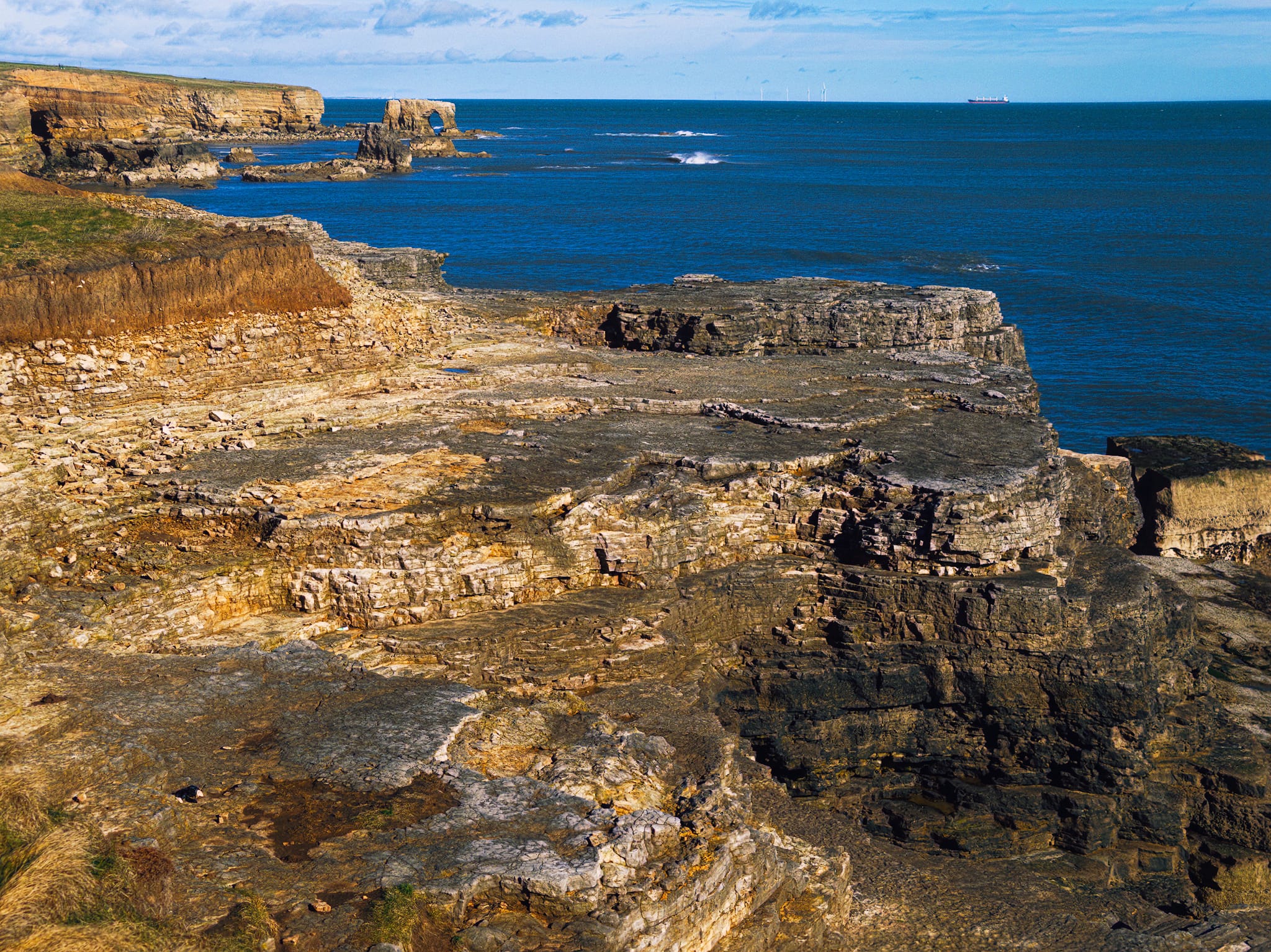The coastal path keeps you away from the cliffs, but if you&rsquo;re careful and venture closer you&rsquo;re treated to this view north along the coast. It&rsquo;s like being back in Pembrokeshire!