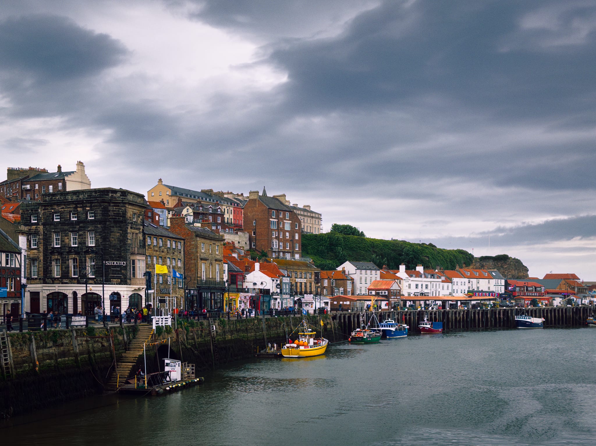 From Whitby&rsquo;s swing bridge, a lovely view opens up of Whitby&rsquo;s western seafront area, filled with pubs, restaurants, chippies, arcades, and lots more.