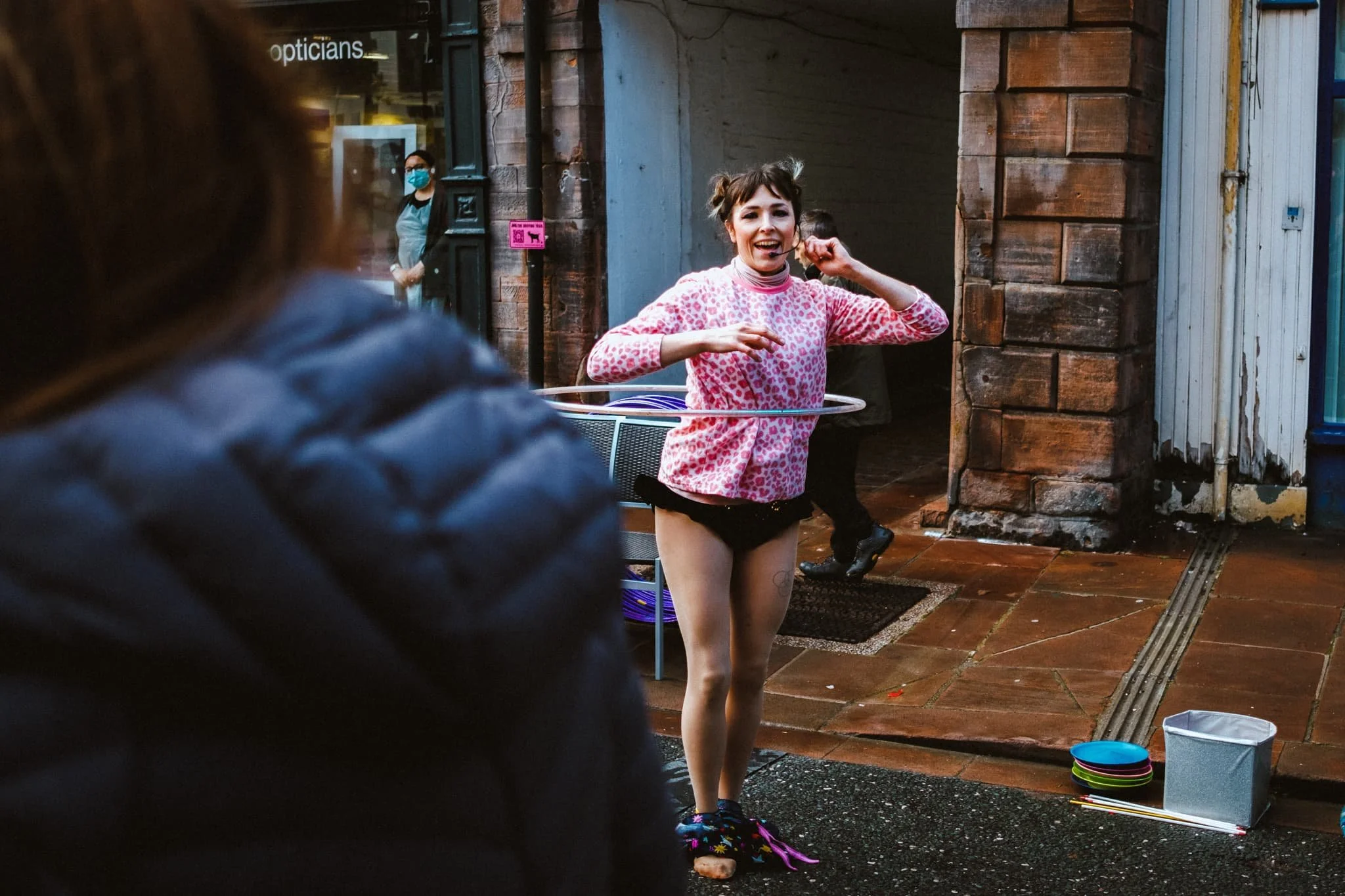  This lass was cool! I think she&rsquo;s called Nula Hula. A &ldquo;one woman&rdquo; hula hooping show. 