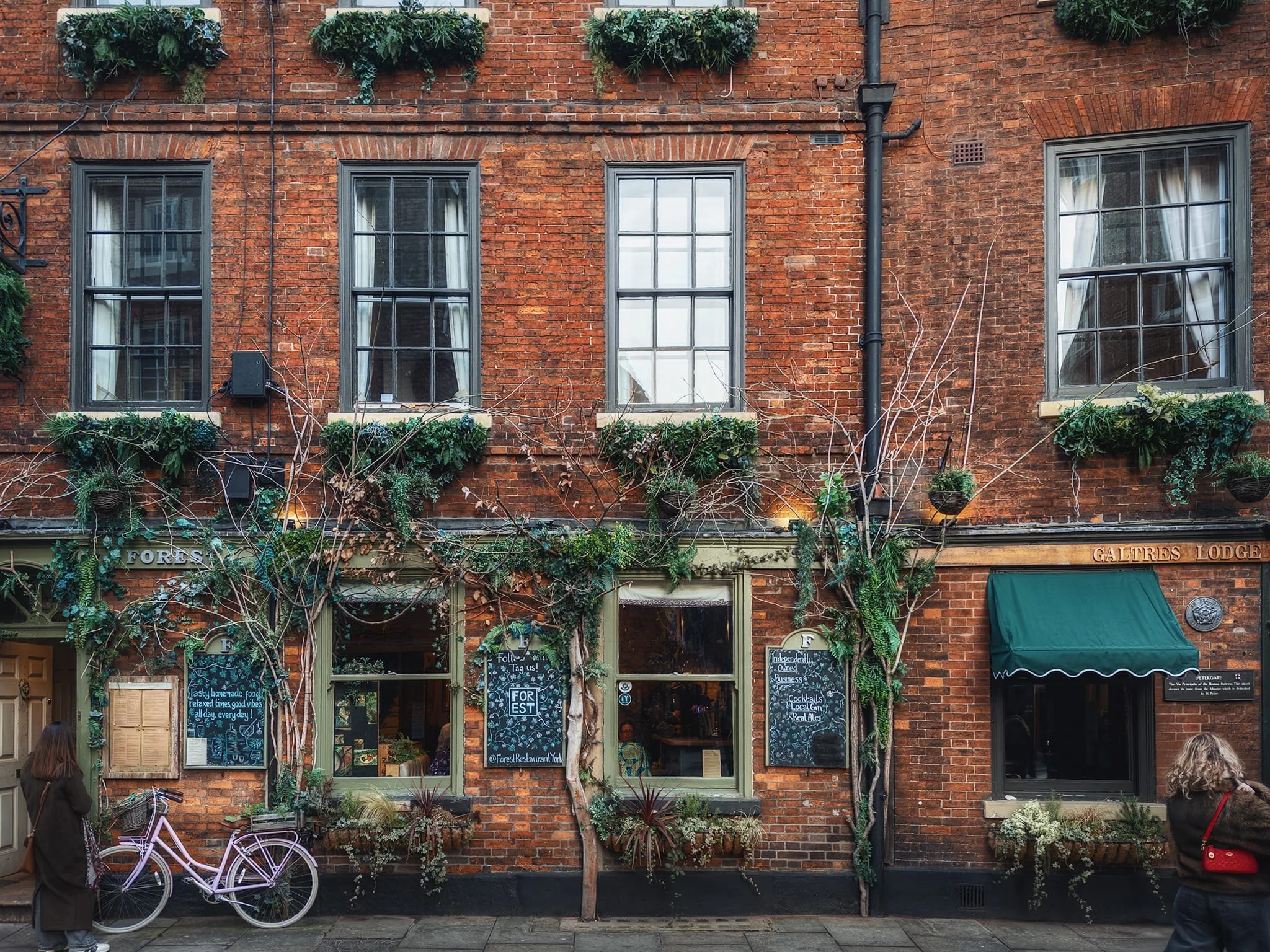  Back outside, Lisabet and I began wandering around the streets of York. This is the beautiful facade of Galtres Lodge Hotel, the building formerly being two Georgian townhouses.  