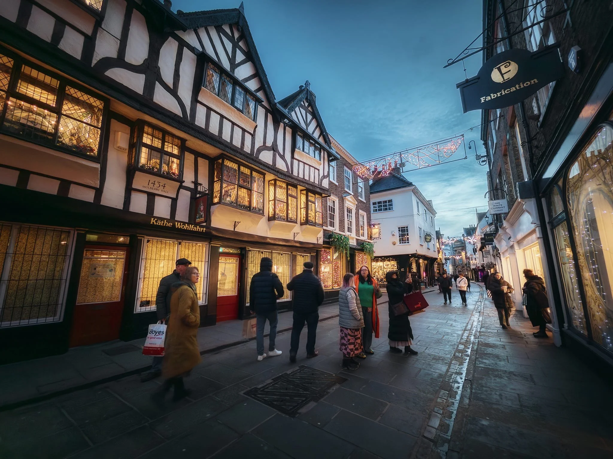  Wandering happily down Stonegate, another beauty of a building catches my eye. This is Mulberry Hall, dating back to 1434, which now houses the  Käthe Wohlfahrt  Christmas shop. 
