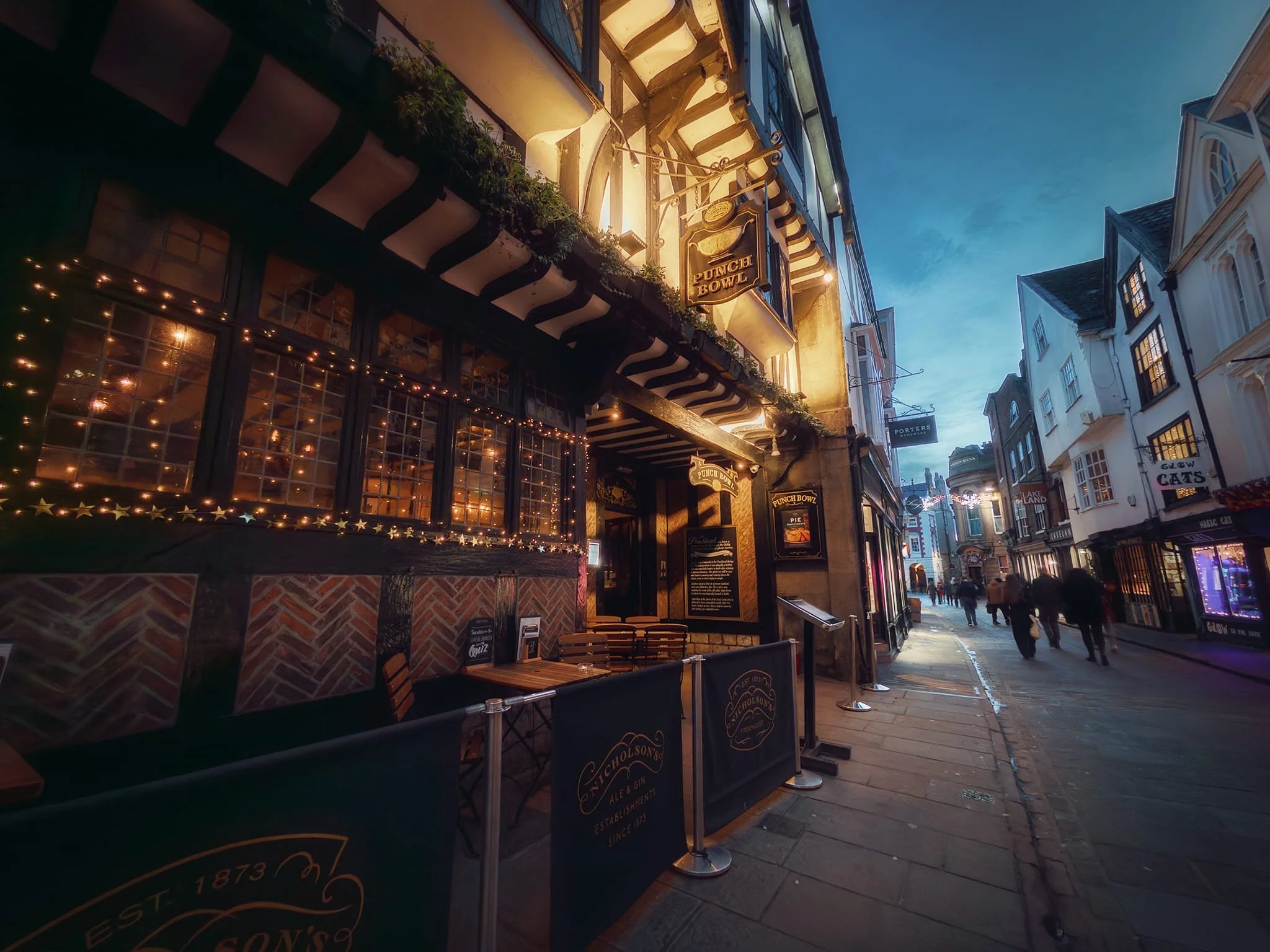  Further down Stonegate is the  Punch Bowl , housed in a 17th-century building that&rsquo;s previously been a coffeehouse, a coaching inn, a gentlemen&rsquo;s club, and a Masonic lodge. 